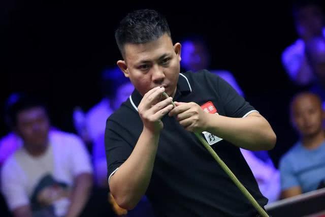 场面上稍占 场面上稍占